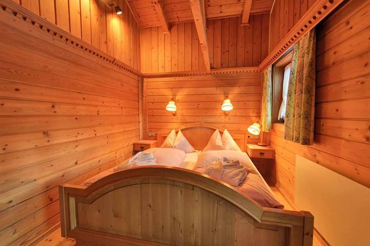 Glocknerhaus in Kreuzeckgruppe, Berg im Drautal