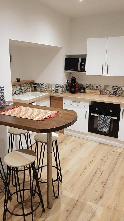 Gîte pour 6 personnes, avec terrasse dans Office De Tourisme De Millau - 4