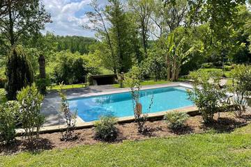 Cottage pour 4 personnes, avec piscine et jardin à Nérigean