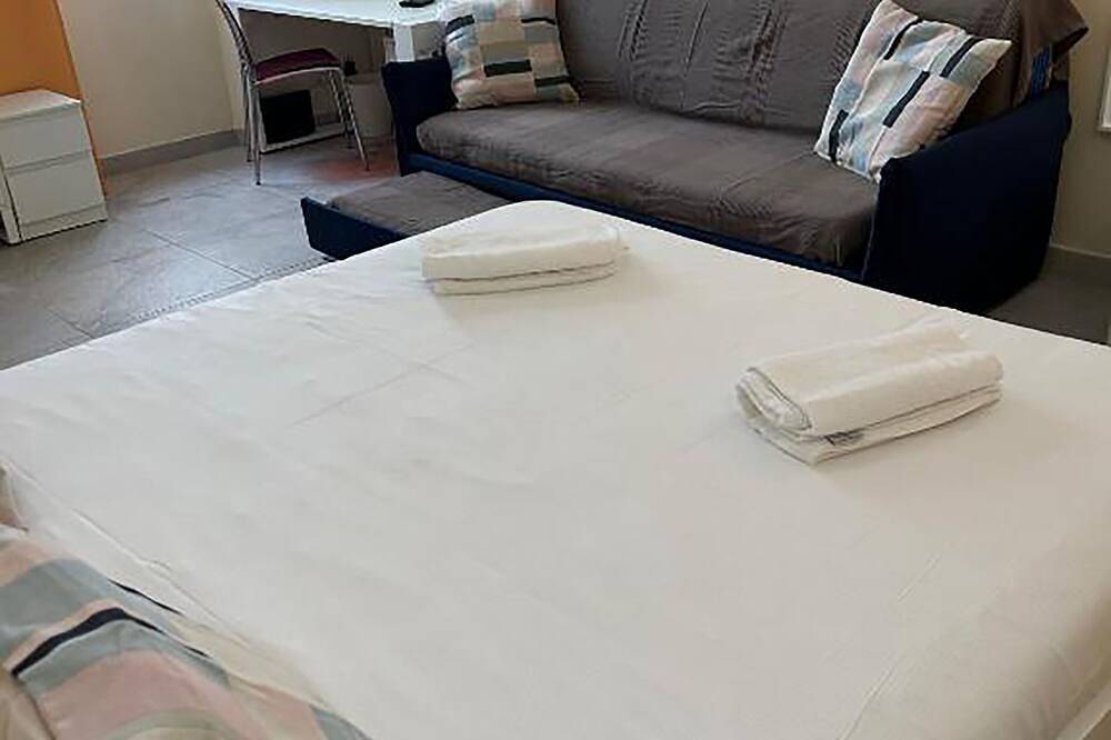 Apartamento entero, Independent Rooms by Ghor in Centro de Roma, Roma