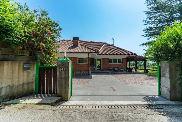 Chalet para 12 personas, con Terraza además de Jardín y Piscina en Guipúzcoa - 3