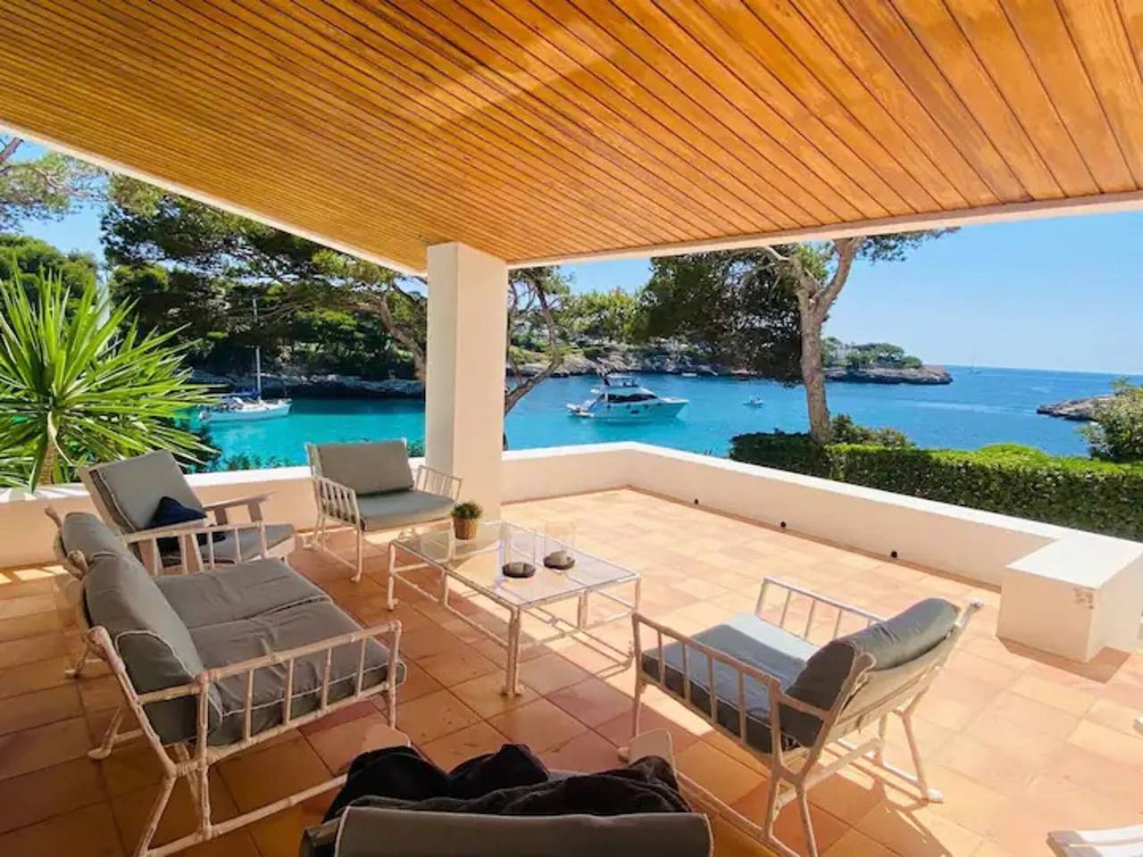 'Villa Sa Pau' com vista mar, piscina, Wi-Fi e aceita animais de estimação in Cala d'Or, Santanyí