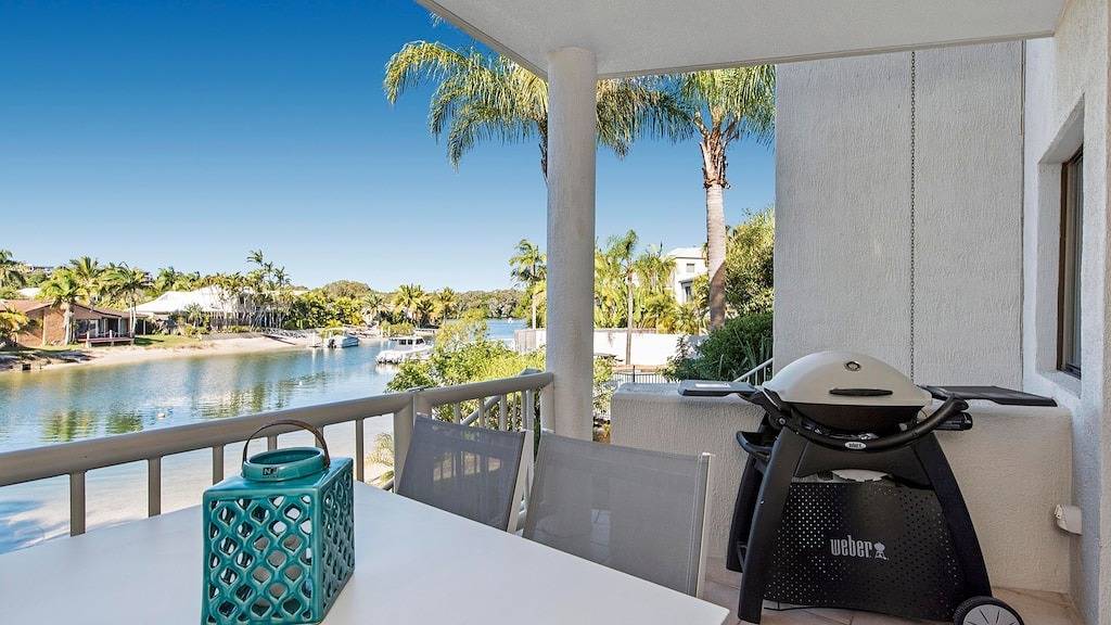 Ganze Wohnung, St. Tropez, Noosa Sound, am Wasser, erste Ebene in Noosa Heads, Noosa