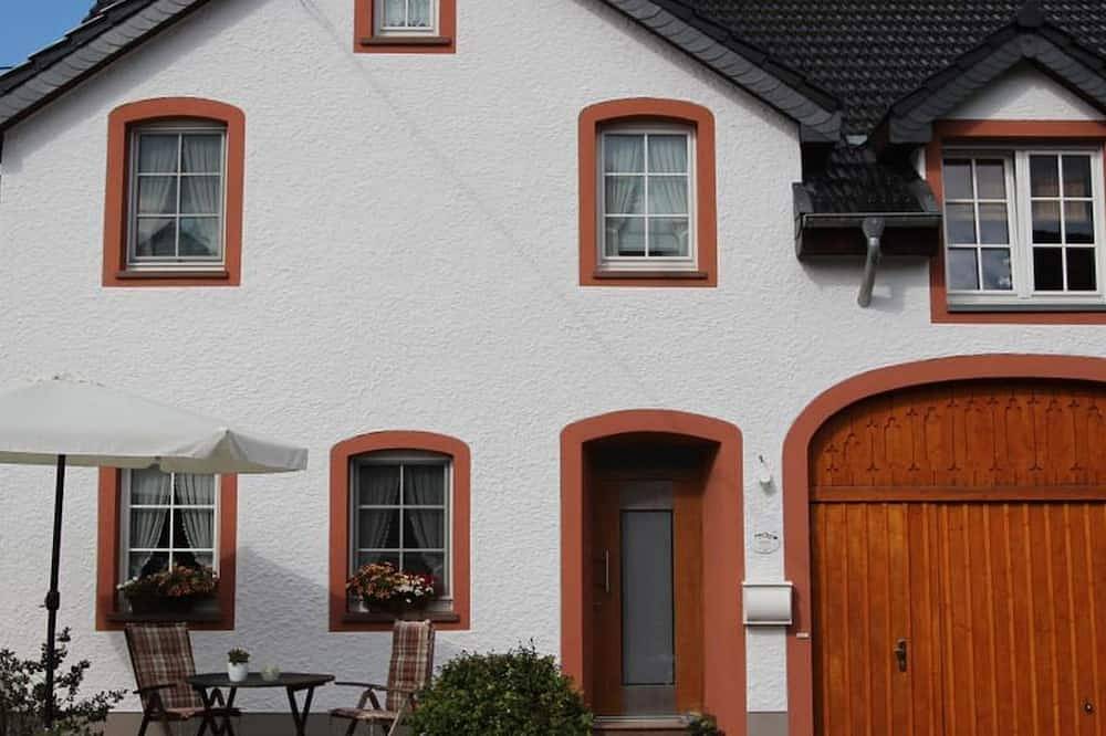 Ganze Wohnung, Ferienwohnung Alte Scheune - 2-Bett-Ferienwohnung - Nichtraucher - in Üxheim, Vulkaneifel