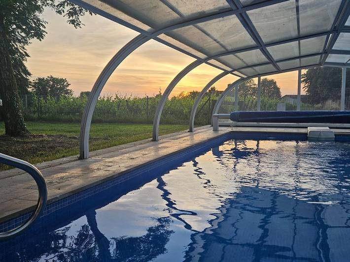 Villa pour 8 personnes, avec piscine ainsi que vue et jardin