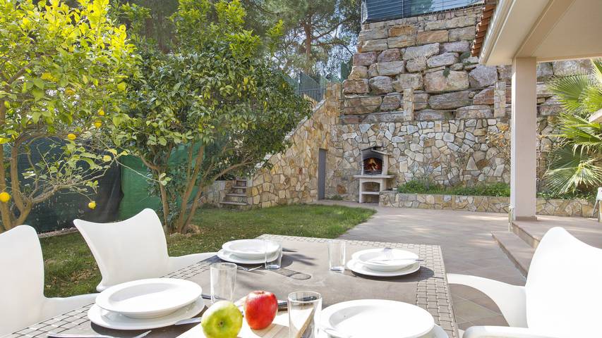 Chalet para 6 personas, con terraza y jardín, Se admiten mascotas en Selva - 3