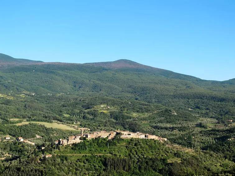 6 personas in San Giovanni d'Asso, Montalcino