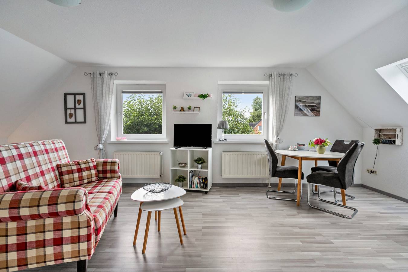 Ganze Wohnung, Ferienwohnung 'Dohle No 2' mit gemeinsamer Terrasse, gemeinsamem Garten und Wlan in Vollerwiek, Eiderstedt