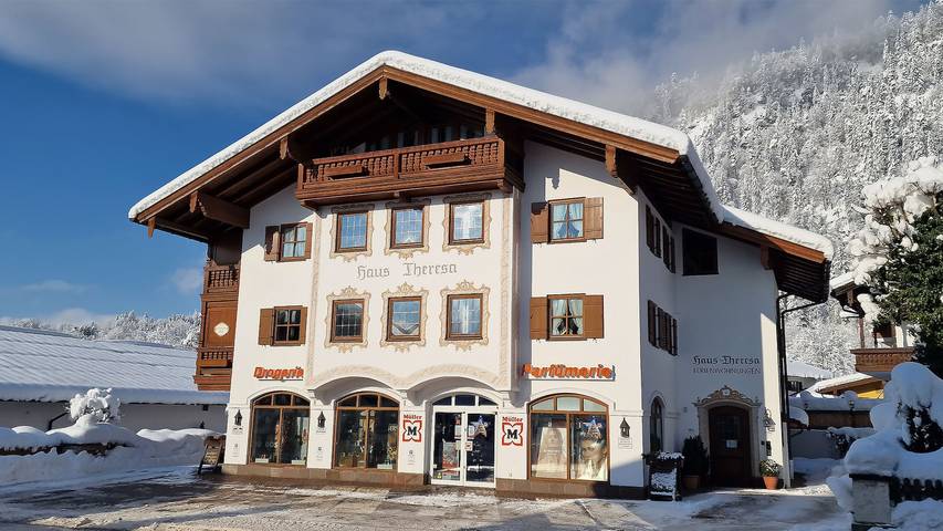 Ferienwohnung für 3 Personen, mit Balkon und Terrasse sowie Garten und Sauna