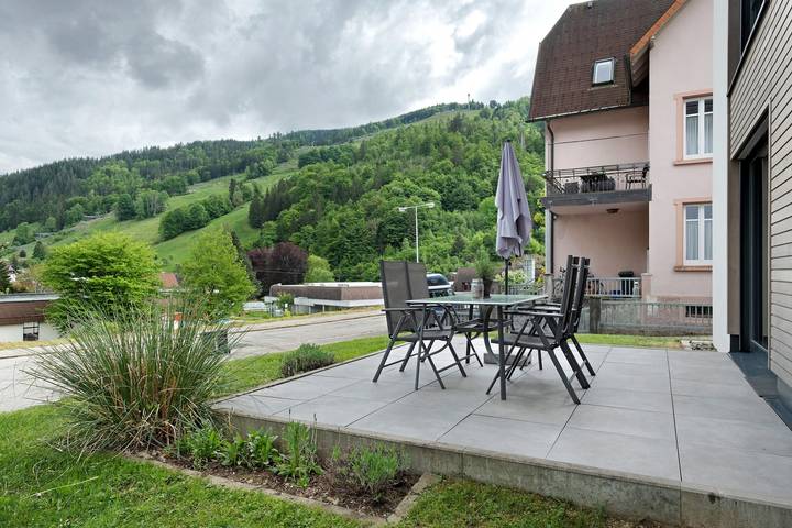 Appartement entier, Appartement "Wanderlust" avec vue sur les montagnes, terrasse privée et Wi-Fi in Todtnau, Forêt-Noire du Sud