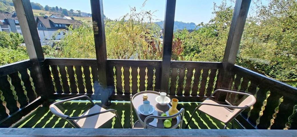 Vakantiewoning voor 4 personen, with Balkon and Terras as well as Tuin and Uitzicht in Engelskirchen