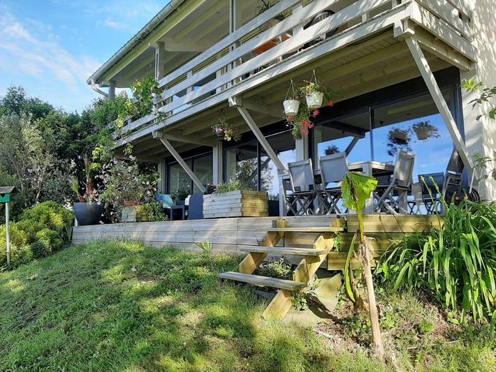 Location de vacances pour 6 personnes, avec Terrasse ainsi que Jardin et Piscine à Urt