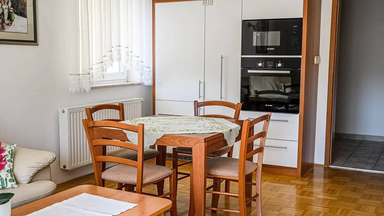 Ganze Ferienwohnung, Ferienwohnung für 3 Personen (80 m²) in Podčetrtek in Untersteiermark
