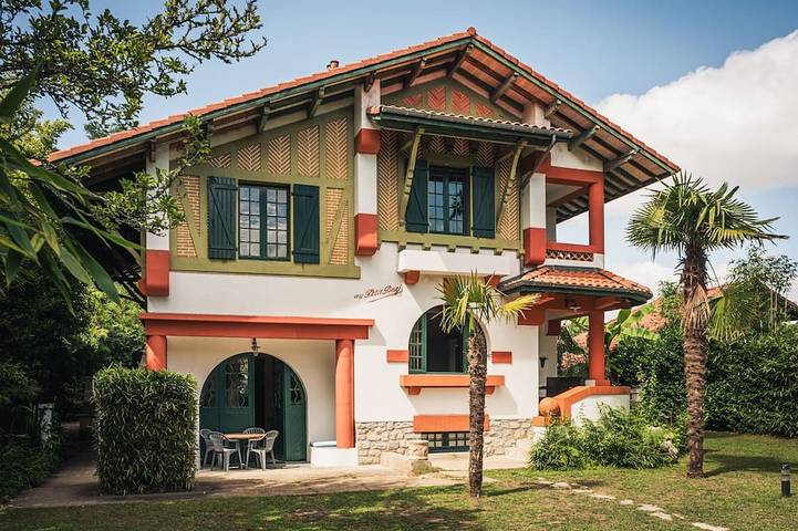 Location de vacances pour 9 personnes, avec Balcon et Jardin à Magescq