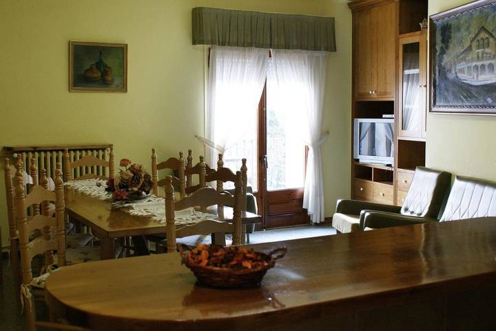 Casa rural para 15 personas, con piscina y balcón en Osona - 2