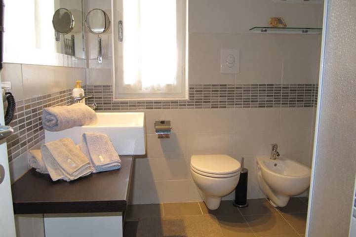 Exclusive Villa With Swimming Pool, Jacuzzi & Garden.         *** Free Wifi  *** in Porto Badino, Terracina