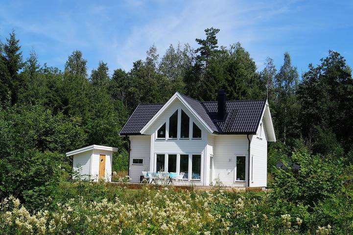 Ferienhaus für 4 Personen, mit Garten und Whirlpool sowie Terrasse am Vänern