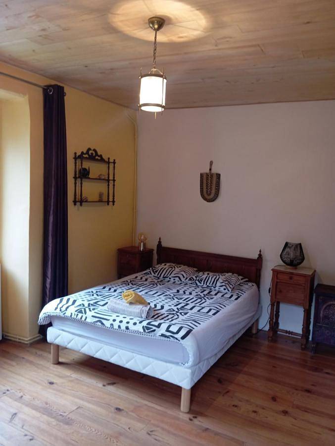 Location de vacances pour 4 personnes, avec vue et piscine ainsi que jardin et terrasse à Saint-Cirq-Lapopie - 2