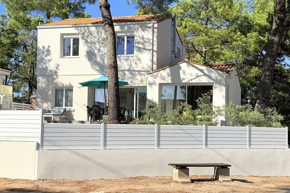 House 200m beach 3 bedrooms special price depending on period. in La Tranche-sur-Mer, Vendée