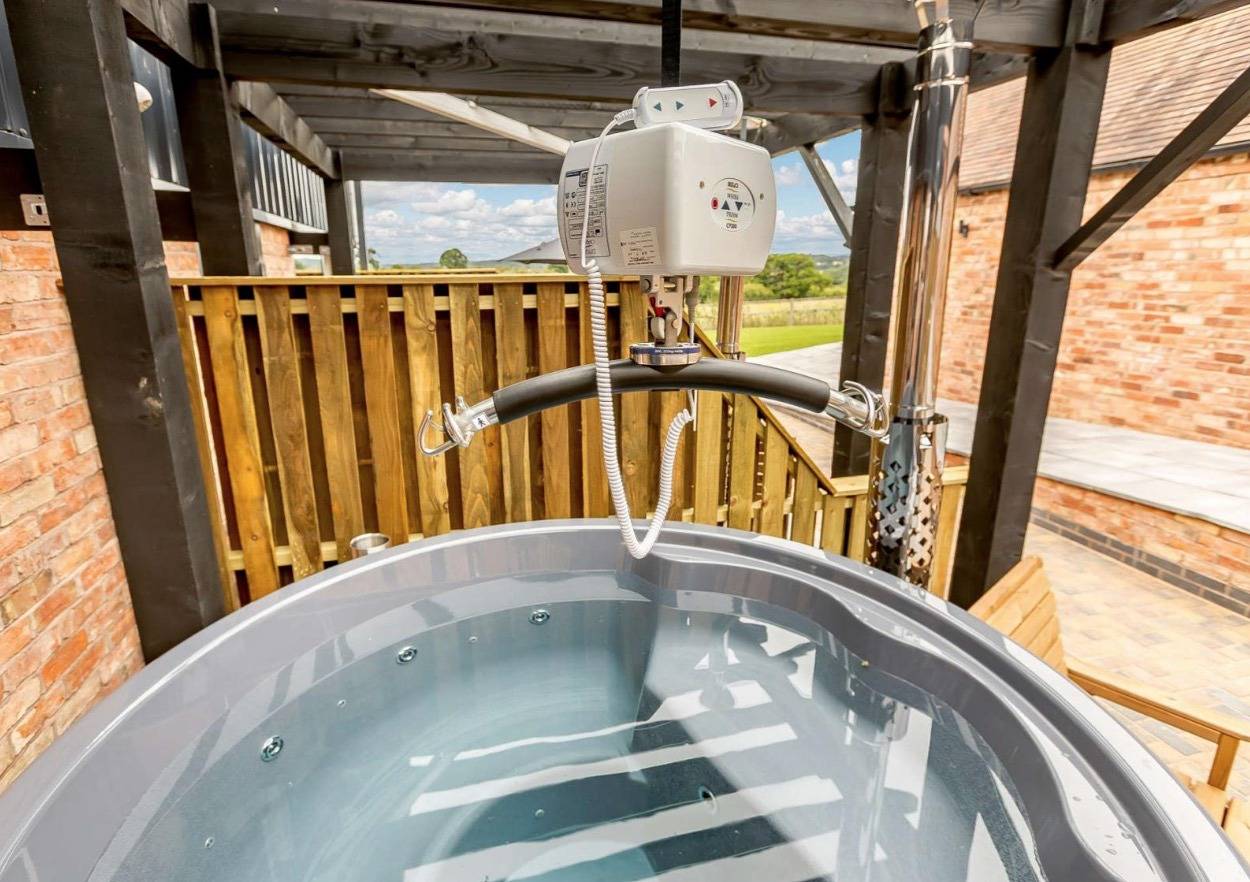 Fully Accessible-Disabled Adapted-Hot Tub-Pets in Warwickshire