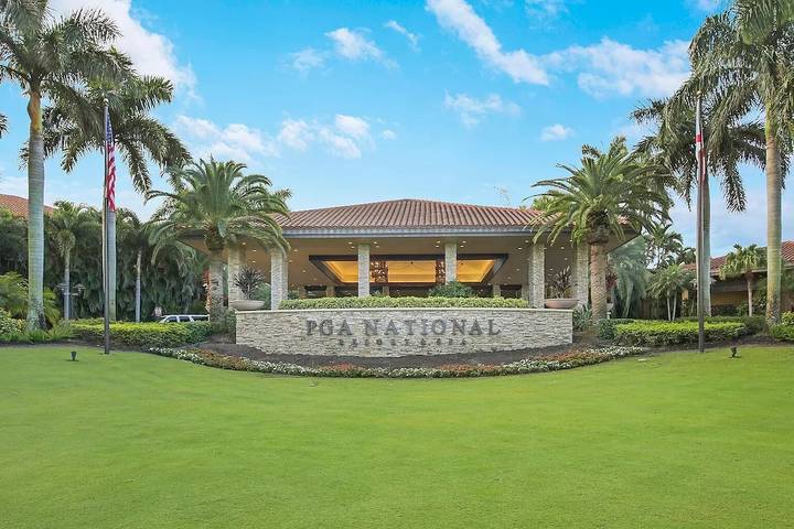 Vacation rental for 6 people, with terrace and yard as well as pool in Palm Beach Gardens