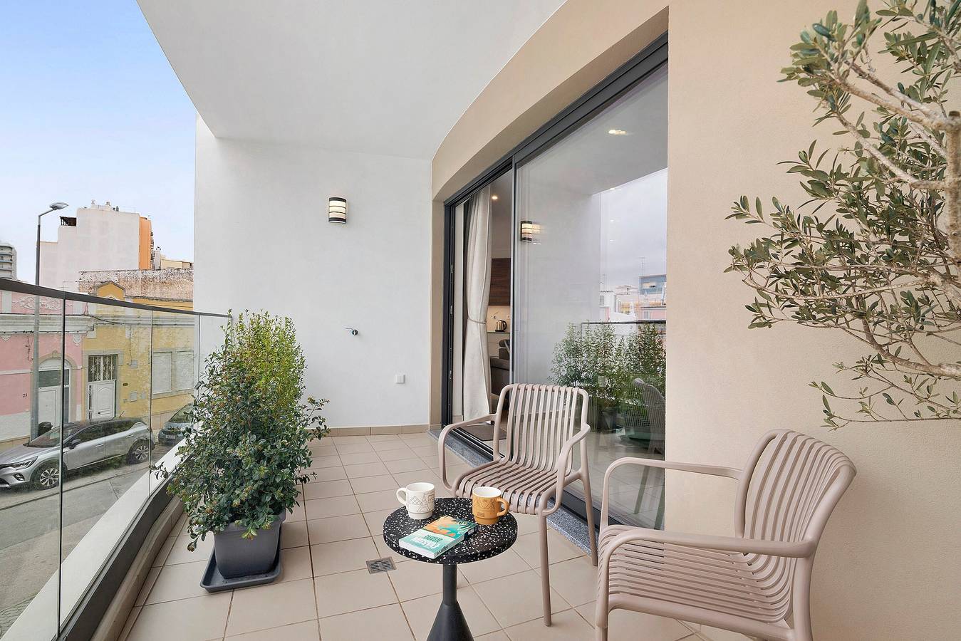 Modernes Apartment im Zentrum von Faro mit Parkplatz, Balkon und Fahrrädern in Faro, Parque Natural da Ria Formosa