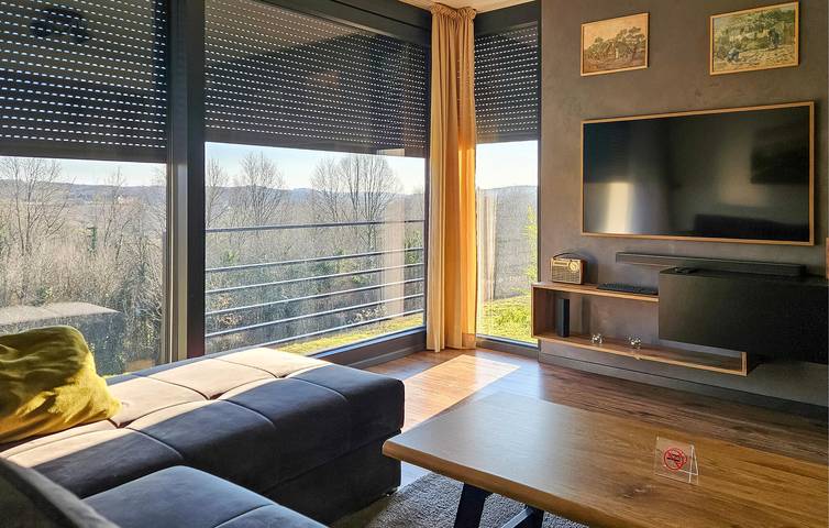 Modernes Apartment mit Pool und Terrasse, 2 km vom Fluss Lonja entfernt in Zagreb und Umgebung