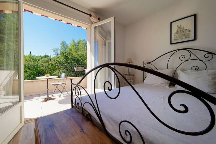 Location de vacances pour 8 personnes, avec sauna ainsi que jardin et jacuzzi, animaux acceptés à Taradeau - 2