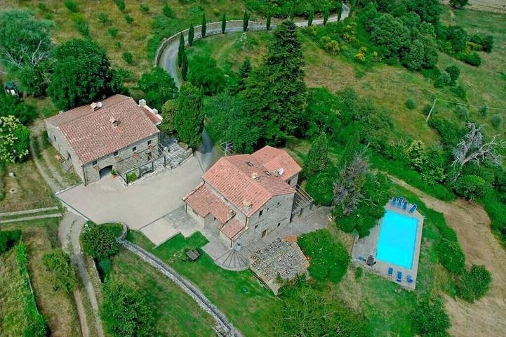 Agriturismo per 14 persone, con balcone e giardino in Caprese Michelangelo