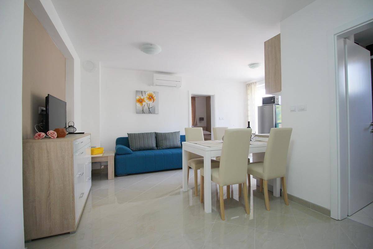 Ganze Ferienwohnung, Modern Apartment für 5 Personen mit Pool in Baska, Krk