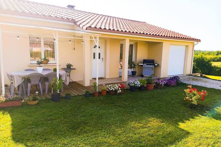 Location de vacances pour 4 personnes, avec jardin dans Nadillac
