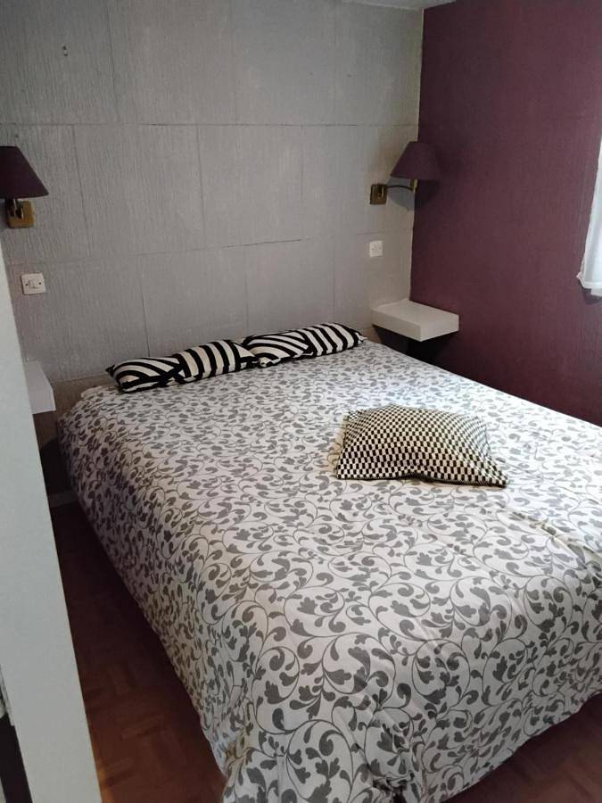 Gîte pour 4 personnes, avec piscine ainsi que jardin et terrasse à Urt - 4