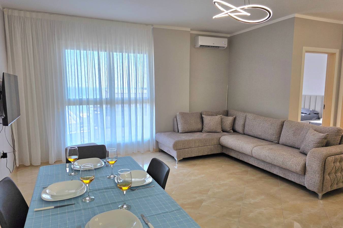 Geheel appartement, Sea View Apartment in Durres Beach 100 in Durrës (stad), Albanië