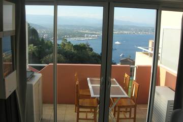 Gîte pour 4 personnes, avec piscine et terrasse à Théoule-sur-Mer