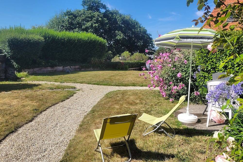 Appartement entier, Gîte lumineux au calme proche de la côte de granit rose in Lannion, Région de Lannion
