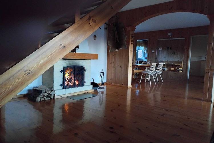 Hälfte eines Ferienhauses, großer Garten, Terrasse in Stężyca, powiat kartuski