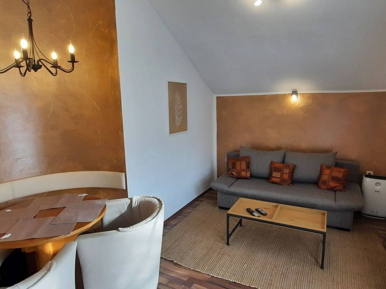 Ganze Wohnung, Appartement in Berghäuser mit Sonnigem Balkon in Grafenwiesen, Ostbayern