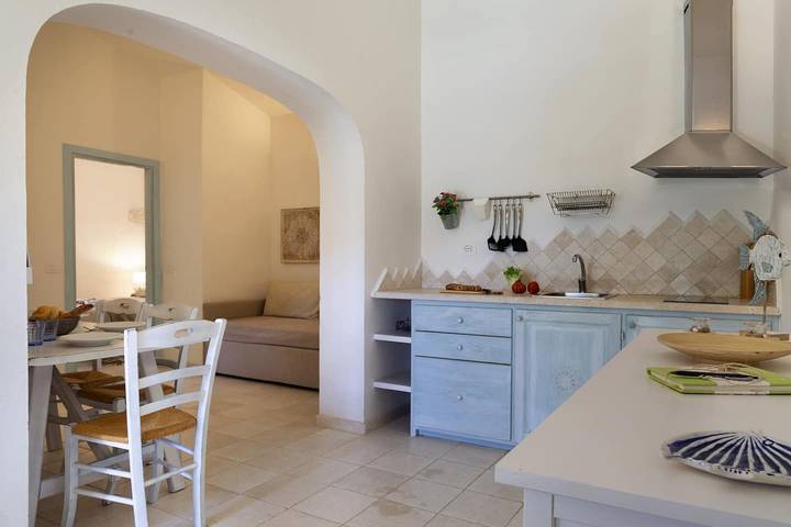 Appartamento intero, Appartamento "Casa Federica" vicino alla spiaggia con A/C, Wi-Fi, terrazza e giardino in Spiaggia di Laconia, Arzachena
