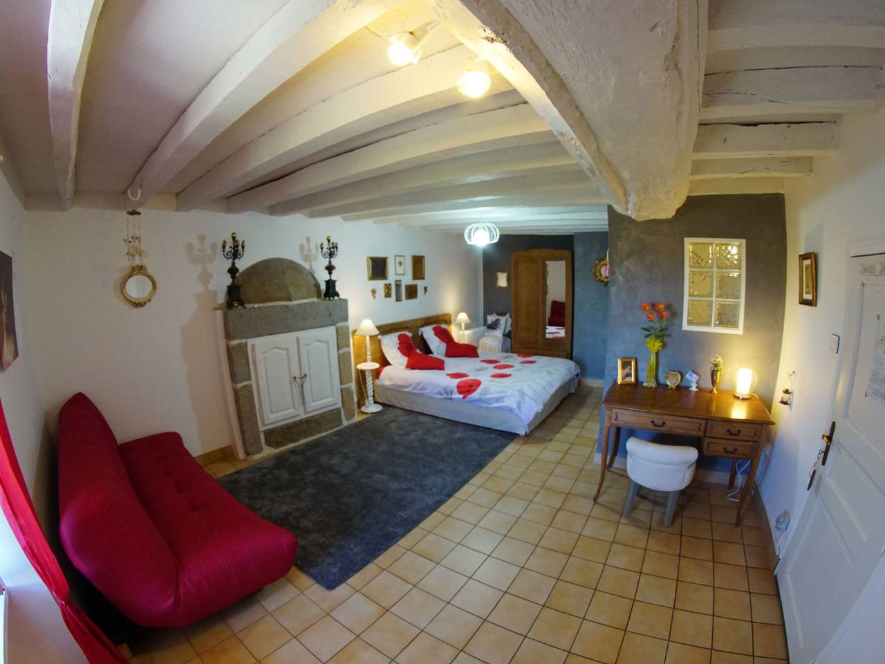 Entire holiday apartment, Zimmer Aux Anges in Saint-Laurent-de-Terregatte, Avranches region