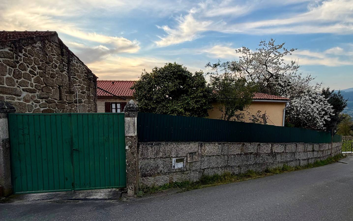 Casa Da Adega tussen de Minho-rivier en de bergen in Messegães, Valadares e Sá