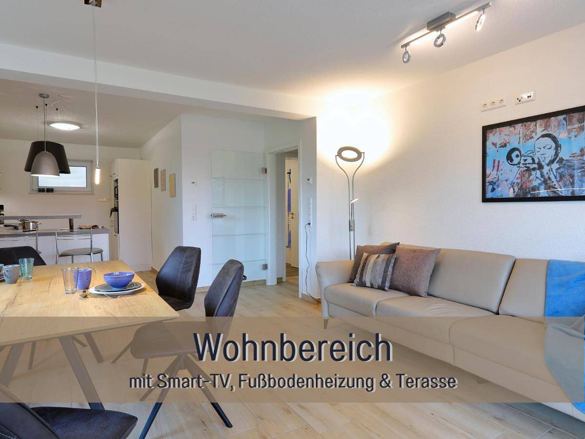 Ganze Wohnung, Ferienhaus Höckelheim - Fewo Blaue Lagune - neu, modern & geräumig - 100 qm - 3 Schlafzimmer - bis 6 Gäste, Babies reisen gratis - Garten, Grill & Terrasse - Fußbodenheizung - Smart-Tv - Küche mit Backofen, Spülmaschine & Toaster - nahe Göttingen in Northeim, Niedersachsen