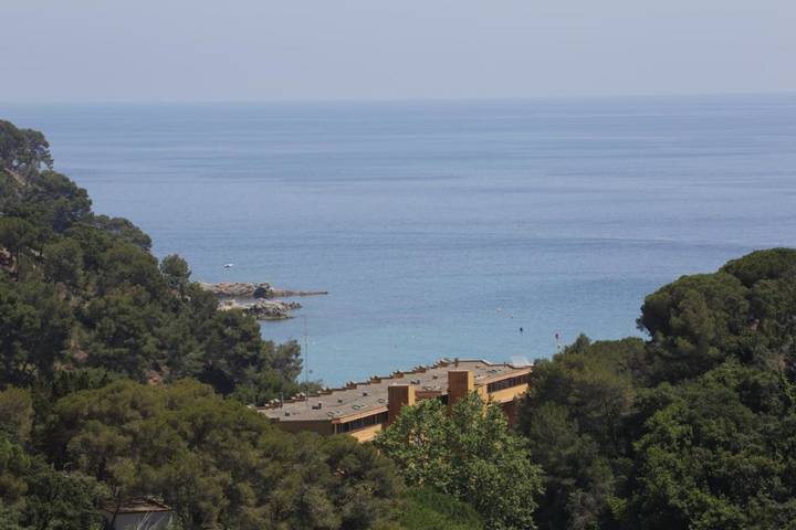 Camping pour 6 personnes, avec bassin pour enfant ainsi que terrasse et piscine à Lloret de Mar - 3