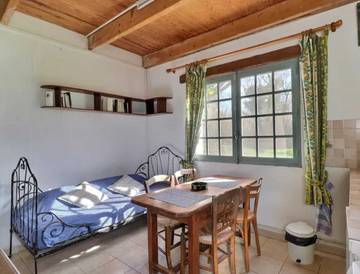 Ferienwohnung für 2 Personen, mit Pool und Garten in Saintes-Maries-de-la-Mer