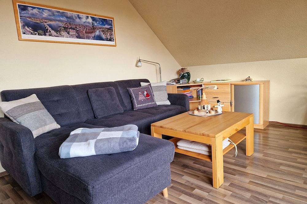 Ganze Wohnung, Schöne Ferienwohnung mit Balkon und Blick auf Dresden in Pesterwitz, Freital
