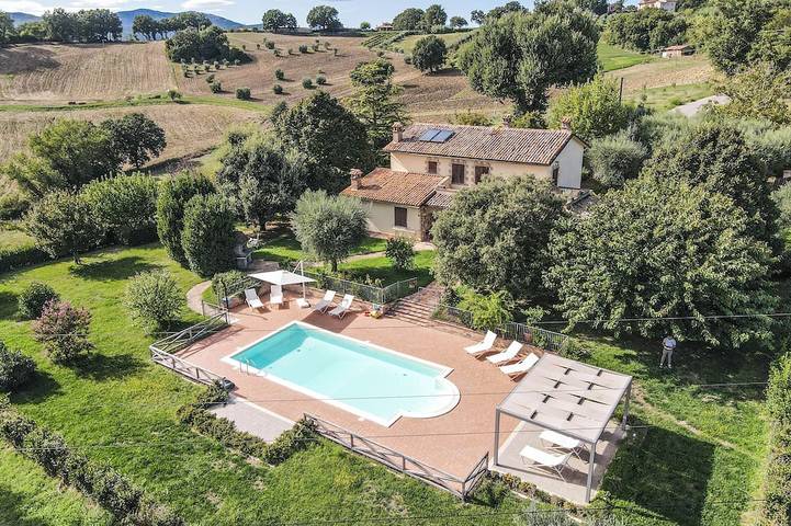 Ferienhaus für 12 Personen, mit Balkon und Garten in Avigliano Umbro