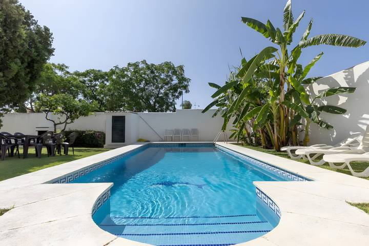 Ferienhaus für 16 Personen, mit Balkon und Garten in Marbella - 2