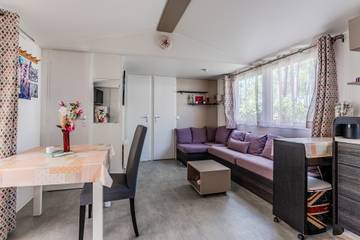 Location De Vacances pour 8 Personnes dans Saint-Julien-en-Born, Région de Dax, Photo 2