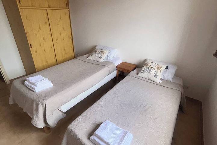 Gîte pour 5 personnes, avec jardin dans Plage de la Roya - 4
