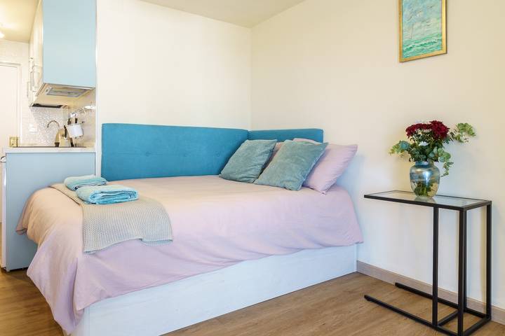 Entire studio, Apartment 'Calypso' with Sea View & Wi-Fi in Urbanizacion Calahonda, Mijas