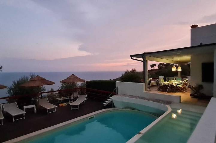 Splendida Villa con piscina privata e vista mozzafiato a Sperlonga, vicino Roma in Sperlonga, Provincia di Latina